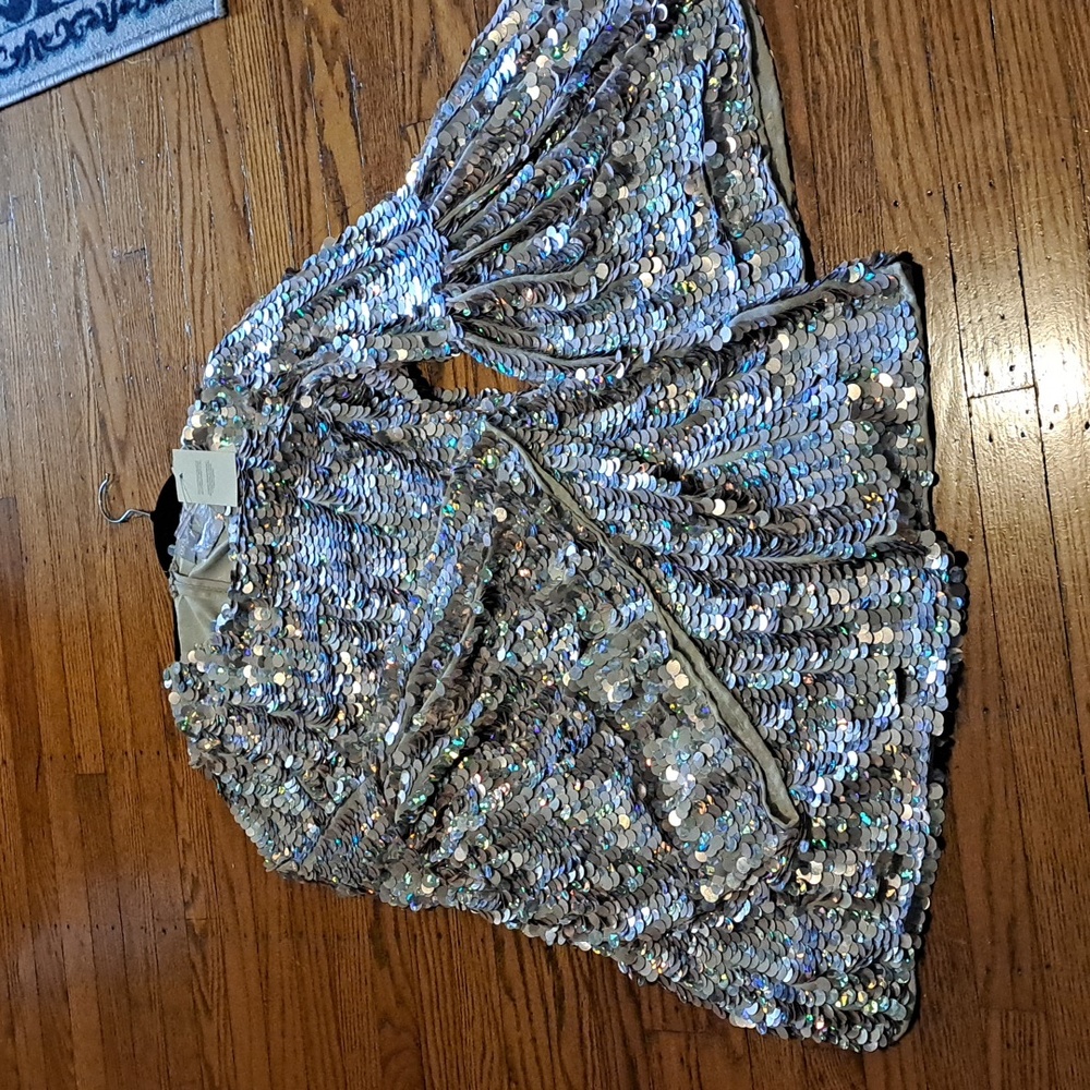 Sequin mini dress size 14 irridescent flared sleeves - Picture 2 of 3